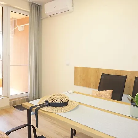 Sea View Hygge - Quiet Residential Kavarna
