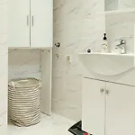 Sea View Hygge - Quiet Residential Apartamento