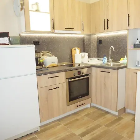Sea View Hygge - Quiet Residential *